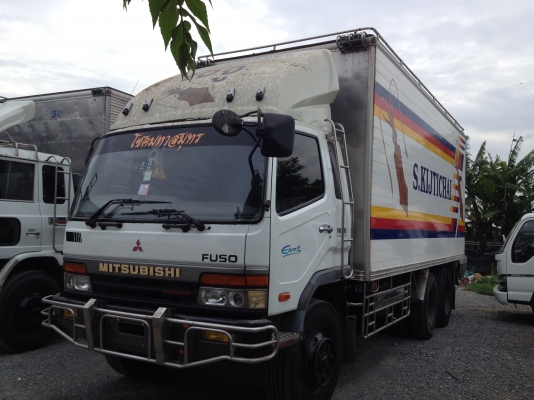 ขายรถมิตซู 10 ล้อ FUSO  เพลาเดียว เครื่อง 220แรงม้าสนใจ ติดต่อ 080-4477814 พีรพงษ์