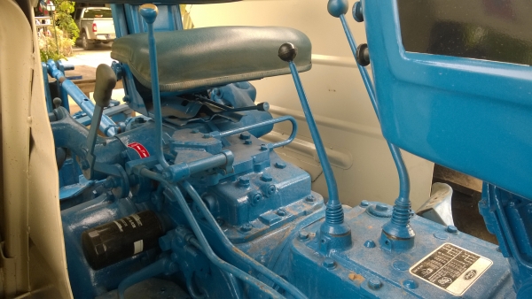 ขายรถไถฟอร์ด 6600 เครื่อง T5 พร้อมใช้งาน  เล่มทะเบียนพร้อม สนใจจิงคุยกานได้คับ