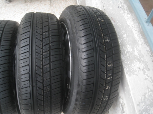 ขายล้อแม็ก g7 15"x6.5" et38 4 รู 100/114.3 ทำสีใหม่ สีเทากันหน้าเงา พร้อมยางถอดป้ายแดง dunlop sp31 175/60r15 ยางผลิตสัปดาห์ที่ 8 ปี 13 ตุ่มและสีที่หน้ายางมีทุกเส้นครับ ขายทั้งชุด 9,900 บาทครับ march, mirage, attrage, brio, amaze, aveo, mazda2, f