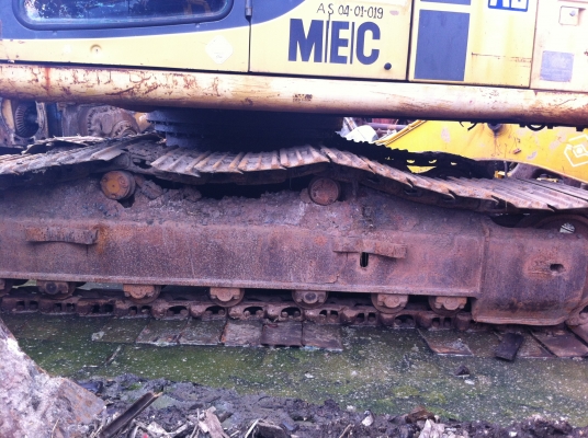 ขายรถแมคโค KOMATSU PC200-6  ไฟฟ้าไม่มี ทะเบียน 086-3543233