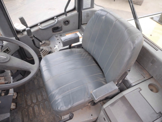 รถตัก Komatsu WA 100-3 นำเข้าจากญี่ปุ่นแท้ 1000\% สวยมาก รถ 2,000 ชั่วโมง ขายถูก 090-986-2521