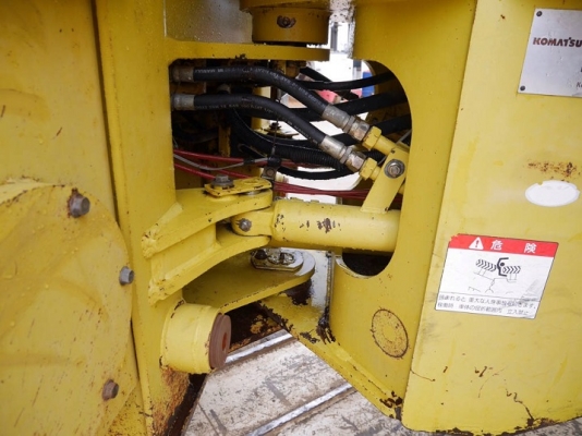 รถตัก Komatsu WA 100-3 นำเข้าจากญี่ปุ่นแท้ 1000\% สวยมาก รถ 2,000 ชั่วโมง ขายถูก 090-986-2521