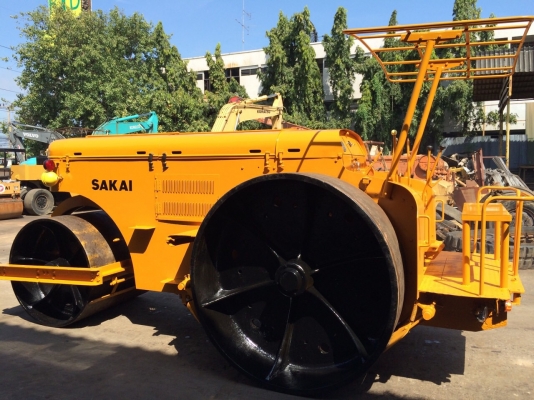 ต้องการขายรถบดสามล้อเหล็กSAKAI KD10 ตรวจเช็คสภาพพร้อมใช้