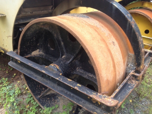 ต้องการขายรถบดสามล้อเหล็กSAKAI KD10 ตรวจเช็คสภาพพร้อมใช้