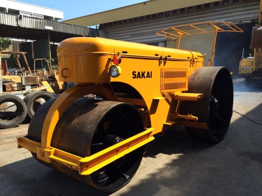 ต้องการขายรถบดสามล้อเหล็กSAKAI KD10 ตรวจเช็คสภาพพร้อมใช้