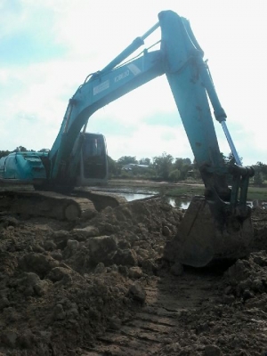 ขายรถKOBELCO SK200 MARK5 พร้อมเทรนเลอร์หางปลา NISSAN 175