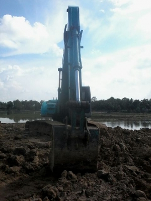 ขายรถKOBELCO SK200 MARK5 พร้อมเทรนเลอร์หางปลา NISSAN 175