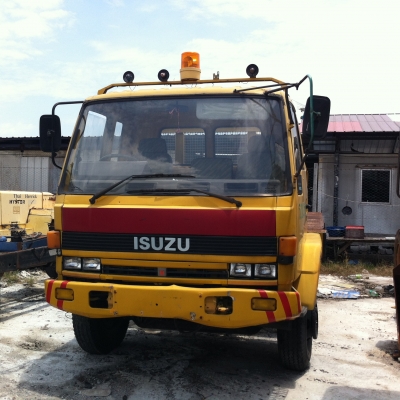 ขายรถ 6 ล้อ ISUZU  165   พื้นเรียบ ยาว 5 เมตร ถูกๆ