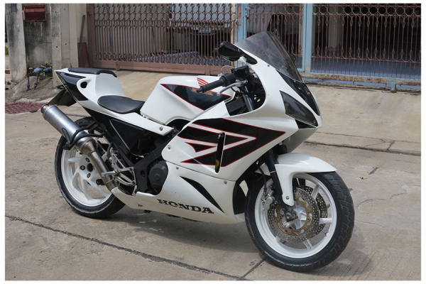 (((((((( ขายครับ Honda Vfr 400cc ทะเบียนแท้ ถูกๆ )))))) (((((((( ขายครับ Honda Vfr 400cc ทะเบียนแท้ ถูกๆ ))))))