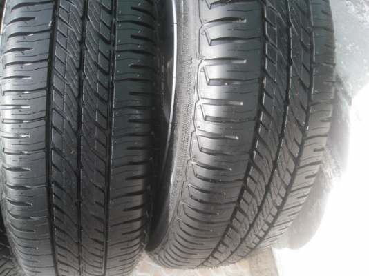 ขายล้อแม็กป้ายแดง new jazz 15"x5.5" et45 4 รู 100 ล้อสภาพใหม่ทุกล้อครับ ยาง goodyear gt3 175/65r15 ยางผลิตสัปดาห์ที่ 13 ปี 14 ตุ่มที่หน้ายางมีทุกเส้นครับ ขายทั้งชุด 12,900 บาทครับ สนใจติดต่อเล็กคลองสามครับ