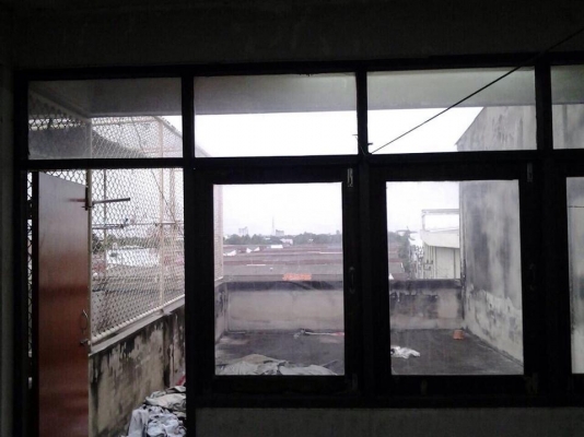 ตึกแถว4ชั้นครึ่งทำเลค้าขายในมบ.แสงทองวิลล่า