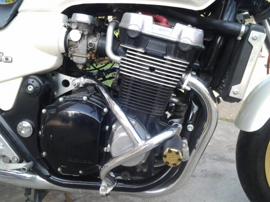 ธารนนทบุรี / honda cb1300 ปี99 สวยๆ ราคา125,000 บาท อินวอยท์+สรรพสารมิตร ธารนนทบุรี / honda cb1300 ปี99 สวยๆ ราคา125,000 บาท อินวอยท์+สรรพสารมิตร