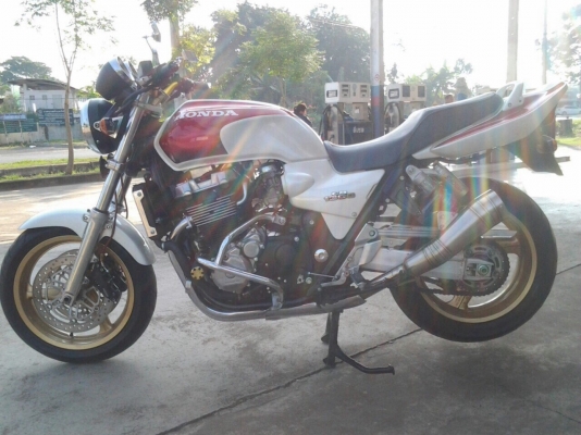 ธารนนทบุรี / honda cb1300 ปี99 สวยๆ ราคา125,000 บาท อินวอยท์+สรรพสารมิตร ธารนนทบุรี / honda cb1300 ปี99 สวยๆ ราคา125,000 บาท อินวอยท์+สรรพสารมิตร