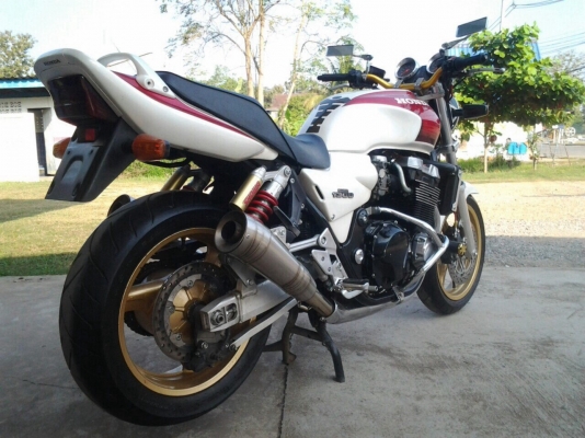 ธารนนทบุรี / honda cb1300 ปี99 สวยๆ ราคา125,000 บาท อินวอยท์+สรรพสารมิตร ธารนนทบุรี / honda cb1300 ปี99 สวยๆ ราคา125,000 บาท อินวอยท์+สรรพสารมิตร