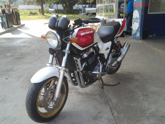 ธารนนทบุรี / honda cb1300 ปี99 สวยๆ ราคา125,000 บาท อินวอยท์+สรรพสารมิตร ธารนนทบุรี / honda cb1300 ปี99 สวยๆ ราคา125,000 บาท อินวอยท์+สรรพสารมิตร