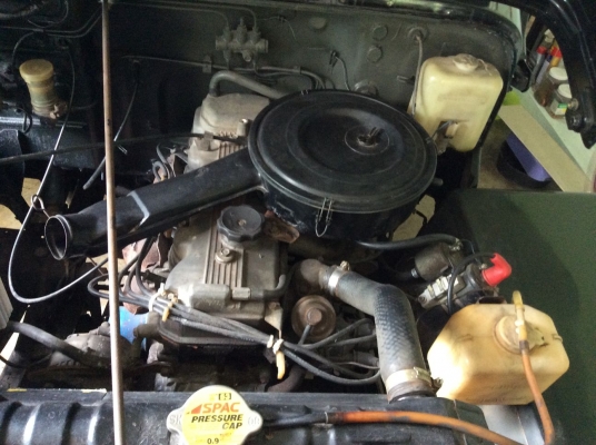 รถ Jeep Mitsubishi J57 เครื่อง4G54 เครื่องเดียวกับ Pajero ตัวถังเดิม แชทซีเดิม โอนได้ทั่วประเทศไทย จดทะเบียน รย.1 เปิดประทุนตอนเดียว เกียร์ 4 ใช้ได้ดี ไม่ดัง ไม่หอน ไม่สั่น วิ่ง 130 km/hr ได้สบาย ไฟและอุปกรณ์ต่างๆ เช่น ไฟฉุกเฉิน ไฟเลี้ยวไฟหรี่ ไฟพรางใช้ได