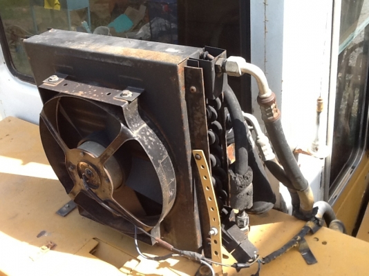 ขายแมคโครpc100-3komatsu450000฿ด่วน ขายแมคโครpc100-3komatsu450000฿ด่วน