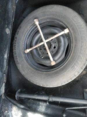 ขาย BENZ  สภาพพร้อมใช้ เครื่องnissan ดีเซล6สูบ ลงเล่มแล้ว69000บาท