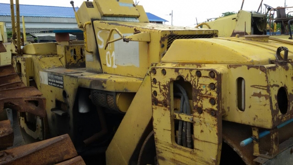 ขายรถบดยางแอสฟัลฟ์ติก  SAKAI SW70C ล้อเหล็กคู่ ใบแจ้งจำหน่าย ราคา 600000