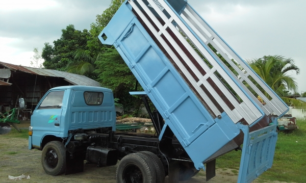 ขายถูกกว่ารถอีแต๋น รถพร้อมใช้งาน ใช้อยู่ประจำขายด่วน220000บาทหกล้อดั้ม เครื่อง85แรง ขนมัน ขนข้าว ขนอ้อยถอดแผงข้างออกได้ขนดิน หิน ทรายคล่องตัว ยกหัวได้ เฟื่องท้ายใหญ่หกน็อต แหนบเยอะ พื้นเลสสีสวย เบรคดียางดีพอใช้ พร้อมโอนราคาต่อรองไดั้คับ ขายถูกกว่ารถอีแต๋น รถพร้อมใช้งาน ใช้อยู่ประจำขายด่วน220000บาทหกล้อดั้ม เครื่อง85แรง ขนมัน ขนข้าว ขนอ้อยถอดแผงข้างออกได้ขนดิน หิน ทรายคล่องตัว ยกหัวได้ เฟื่องท้ายใหญ่หกน็อต แหนบเยอะ พื้นเลสสีสวย เบรคดียางดีพอใช้ พร้อมโอนราคาต่อรองไดั้คับ