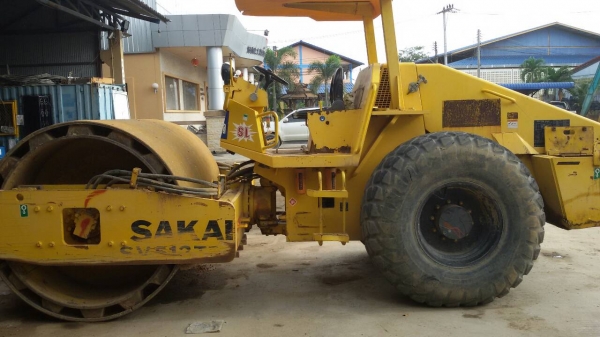 ขายรถบด SAKAI SV512TF สองเปลือก เรียบหุ้มหนาม เล่มทะเบียน ราคา 1650000