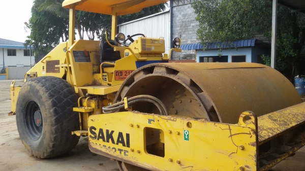 ขายรถบด SAKAI SV512TF สองเปลือก เรียบหุ้มหนาม เล่มทะเบียน ราคา 1650000