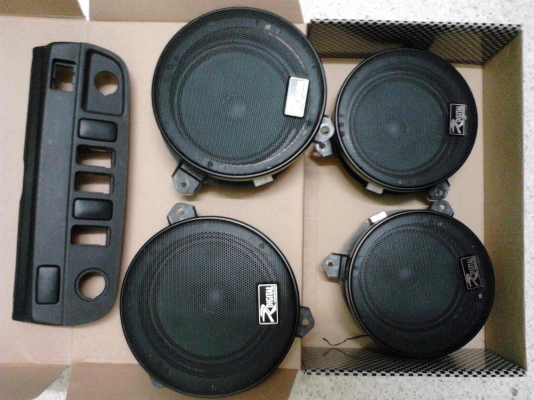 หูช้าง วีโก้ แชมป์ พรีรันเนอร์ 4 ประตู ลำโพงเดิม 4 ตัว ดูรูปเอาน่ะครับมีตามในรูปครับ ได้รถมาใหม่ก็ถอดติดเครื่องเสียงเลย ใหม่สุดๆ หูช้าง วีโก้ แชมป์ พรีรันเนอร์ 4 ประตู ลำโพงเดิม 4 ตัว ดูรูปเอาน่ะครับมีตามในรูปครับ ได้รถมาใหม่ก็ถอดติดเครื่องเสียงเลย ใหม่สุดๆ