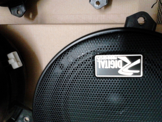 หูช้าง วีโก้ แชมป์ พรีรันเนอร์ 4 ประตู ลำโพงเดิม 4 ตัว ดูรูปเอาน่ะครับมีตามในรูปครับ ได้รถมาใหม่ก็ถอดติดเครื่องเสียงเลย ใหม่สุดๆ หูช้าง วีโก้ แชมป์ พรีรันเนอร์ 4 ประตู ลำโพงเดิม 4 ตัว ดูรูปเอาน่ะครับมีตามในรูปครับ ได้รถมาใหม่ก็ถอดติดเครื่องเสียงเลย ใหม่สุดๆ