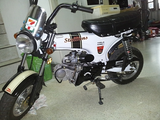 ขาย STALLIONS DAX 125 ปี 2014 รถ 3 เดือน วิ่ง พันโล ทะเบียนแท้พร้อมโอน ส่งได้ทั่วไทย ขาย STALLIONS DAX 125 ปี 2014 รถ 3 เดือน วิ่ง พันโล ทะเบียนแท้พร้อมโอน ส่งได้ทั่วไทย