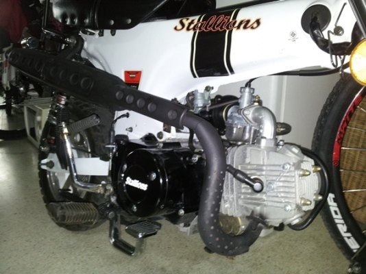 ขาย STALLIONS DAX 125 ปี 2014 รถ 3 เดือน วิ่ง พันโล ทะเบียนแท้พร้อมโอน ส่งได้ทั่วไทย ขาย STALLIONS DAX 125 ปี 2014 รถ 3 เดือน วิ่ง พันโล ทะเบียนแท้พร้อมโอน ส่งได้ทั่วไทย