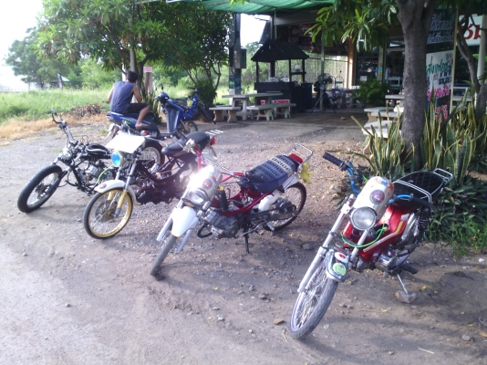 ขาย งานสร้างเครื่องโซ 125 รถสภาพพร้อมขี่เท่ๆเลยครับ ไม่มี ท.บ เเต่มีใบซื้อขายให้น่ะครับ ต่างจังหวัดจัดส่งให้ได้ ค่าส่งต่างหาก ค่าตัว 19500 บาท สนใจโทรมาสอบถามได้ครับ 089-8054390 โอ๋ ลพบุรี ขาย งานสร้างเครื่องโซ 125 รถสภาพพร้อมขี่เท่ๆเลยครับ ไม่มี ท.บ เเต่มีใบซื้อขายให้น่ะครับ ต่างจังหวัดจัดส่งให้ได้ ค่าส่งต่างหาก ค่าตัว 19500 บาท สนใจโทรมาสอบถามได้ครับ 089-8054390 โอ๋ ลพบุรี