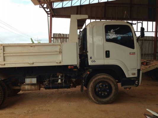 อีซูซุ 6 ล้อดั้ม 240 แรงม้า. ปี 54 ( รถวิ่ง 6x,xxx กว่า กม.) สนใจติดต่อ 081 - 6079515 อีซูซุ 6 ล้อดั้ม 240 แรงม้า. ปี 54 ( รถวิ่ง 6x,xxx กว่า กม.) สนใจติดต่อ 081 - 6079515