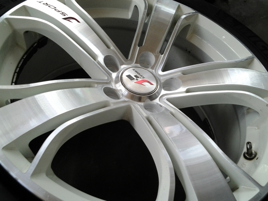 J SPORE ขอบ17 พร้อมยาง