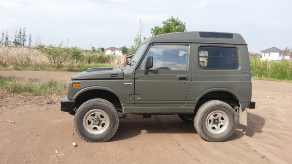 ขายSuzuki Jimny 4WDหลังคาสูงหายากครับ