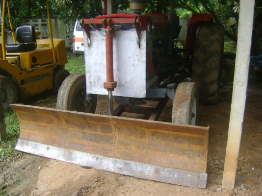 รถไถแม๊กซี165พร้อมอุปกรณ์ดันหน้า  พานเจ็ด  เพาเวอร์