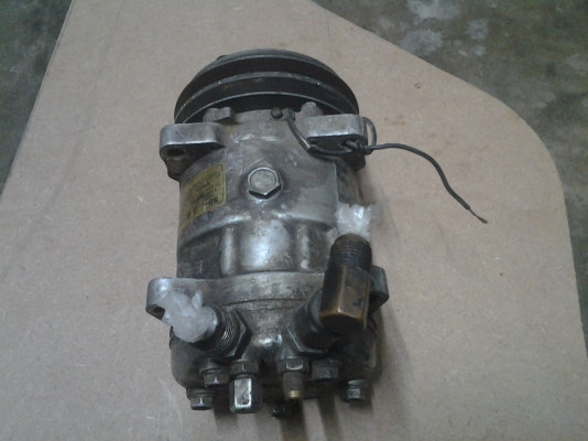 คอมแอร์รถตู้โตโต้า