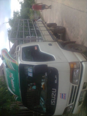 สี่ล้อ อ๊ซูซู NHR100แรงปี55 ป้ายเล็กไม่ติดเวลา