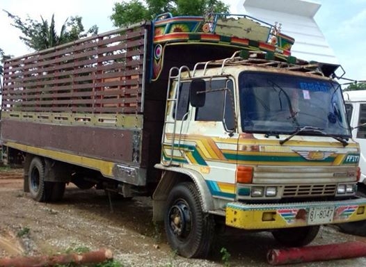 ขายHINO F17 ยาว7.20เมตร เครื่องดี แคชซีสวย ยางดี ภายในสวย สภาพพร้อมใช้งาน เอกสารพร้อมโอน สนใจโทร 090-8588220คุณนะ ID:narong498 หรือ www.truck.in.th/498