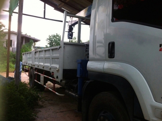 รถอีซูซุ 6 ล้อ ติดเครน 3.5 ตัน. 240 แรงม้า ปี 56 ( รถวิ่ง 13,xxx กม. ) สนใจติดต่อ 081 - 6079515 รถอีซูซุ 6 ล้อ ติดเครน 3.5 ตัน. 240 แรงม้า ปี 56 ( รถวิ่ง 13,xxx กม. ) สนใจติดต่อ 081 - 6079515