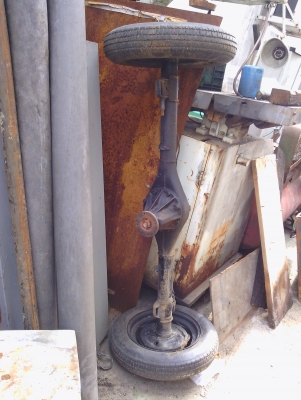 เพลาหลังกะป้อ (ไม่ทราบรุ่น) มีเฟืองท้าย ล้อ 2 ล้อ ราคา 2,500 บาท