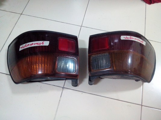 ขายไฟท้าย ฟอร์ดเลเซอร์ 1000