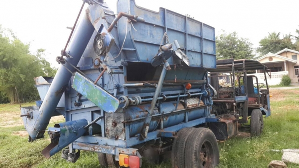 ขายรถ6ล้อ นวดข้าว เกษตรพัฒนา7ฟุต เครื่องนิสสัส PD6 220 แรง สภาพพร้อมใช้งาน พ.เพาเวอร์ แชชซีสวย