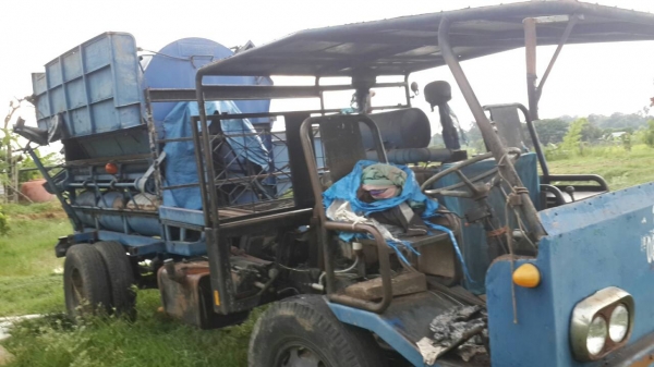 ขายรถ6ล้อ นวดข้าว เกษตรพัฒนา7ฟุต เครื่องนิสสัส PD6 220 แรง สภาพพร้อมใช้งาน พ.เพาเวอร์ แชชซีสวย