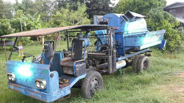 ขายรถ6ล้อ นวดข้าว เกษตรพัฒนา7ฟุต เครื่องนิสสัส PD6 220 แรง สภาพพร้อมใช้งาน พ.เพาเวอร์ แชชซีสวย