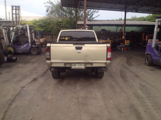 ขายด่วนๆ รถกระบะนิสสันฟรอนเทียร์ มีแค๊ป เครื่อง 3000 เกียร์ธรรมดา
