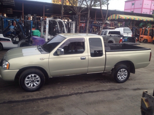 ขายด่วนๆ รถกระบะนิสสันฟรอนเทียร์ มีแค๊ป เครื่อง 3000 เกียร์ธรรมดา
