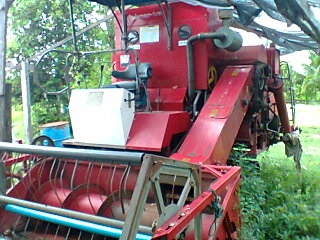 ขายรถเกี่ยวข้าวzaiระบบตัวเดินปั้มคอนโทนราคา150000บาท