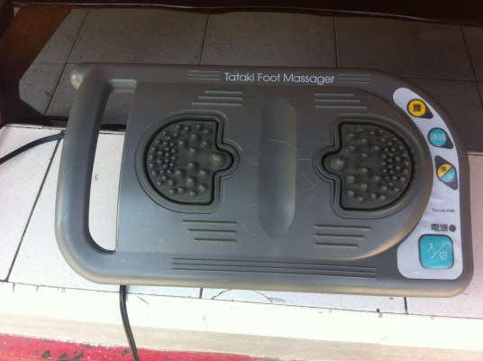 เครื่องนวดเท้า Tataki นวดแบบกระทุงเท้าขึ้นจากด้านล่างช่วยการไหลเวียนเลือด