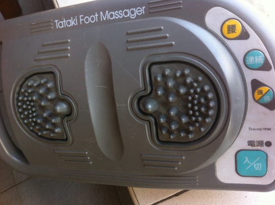 เครื่องนวดเท้า Tataki นวดแบบกระทุงเท้าขึ้นจากด้านล่างช่วยการไหลเวียนเลือด