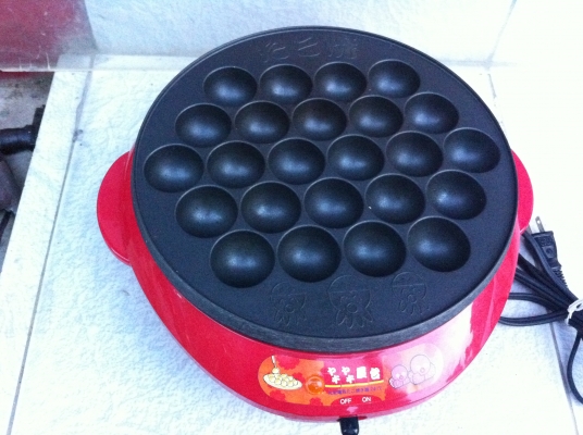 เครื่องทำขนม ทาโก๊ะยากิ(ขนมครกญี่ปุ่น) และใช้ทำอย่างอื่นๆได้ด้วย ทำไข่นกกระทา ทำขนมครก (มีมาแค่ 5 เครื่อง)